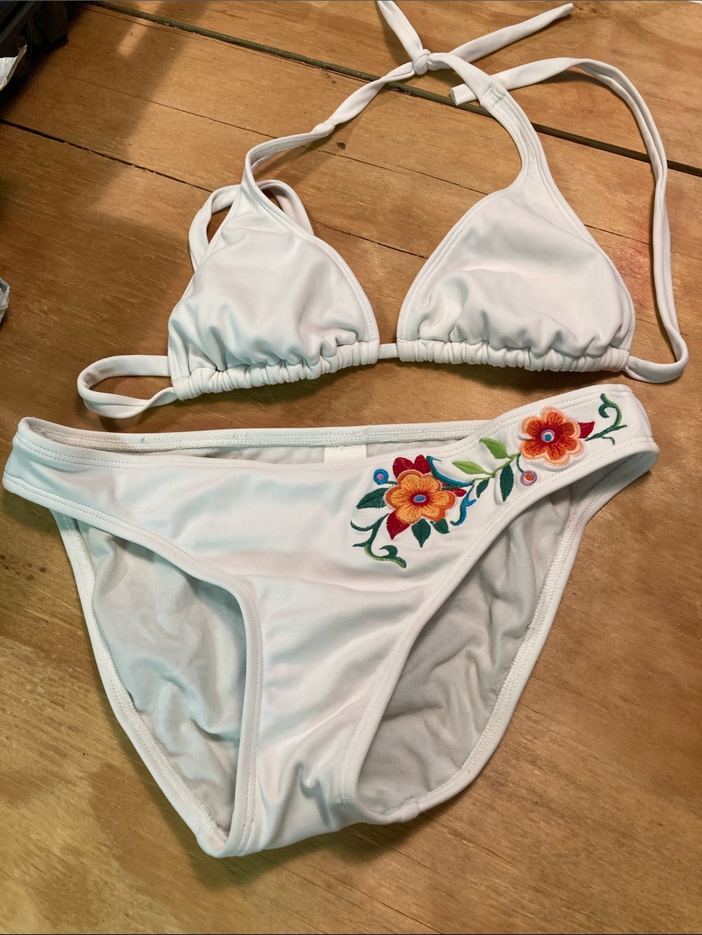 White Floral Embroidered Women's Bikini Swim Set